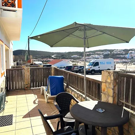 Lucas House 2 - Seabreeze Apartment *