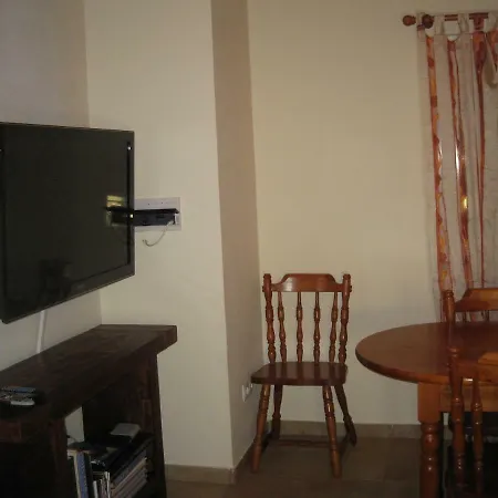 Lucas House 2 - Seabreeze Apartment *